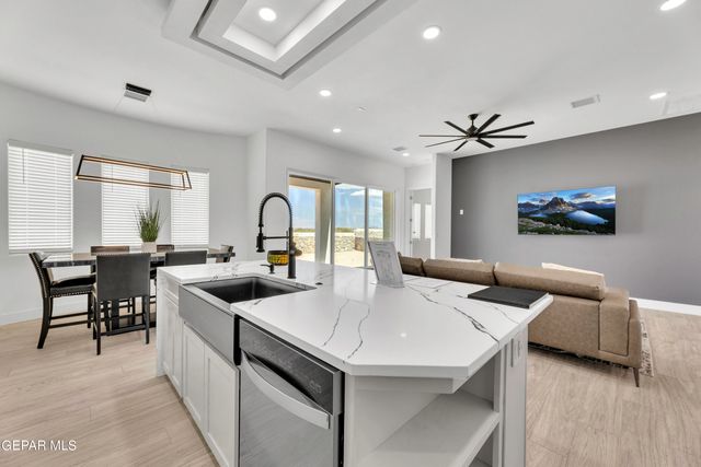 1813 Espy Gamboa Avenue, El Paso, TX 79928