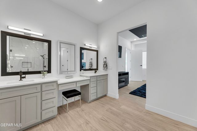 1813 Espy Gamboa Avenue, El Paso, TX 79928