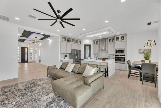 1813 Espy Gamboa Avenue, El Paso, TX 79928