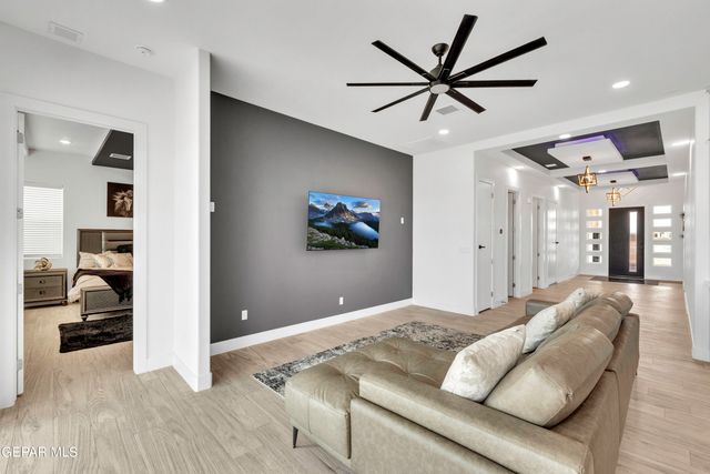 1813 Espy Gamboa Avenue, El Paso, TX 79928