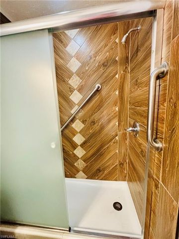 9303 Lennox LN, Fort Myers, FL 33919