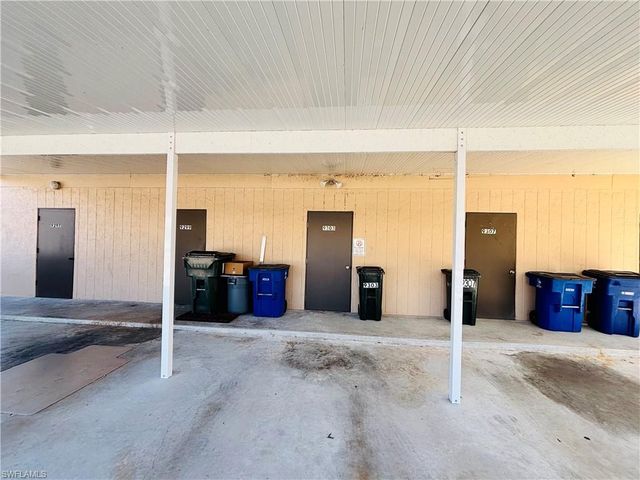 9303 Lennox LN, Fort Myers, FL 33919