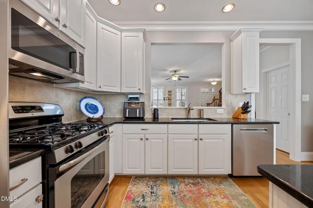 1050 Perdue Drive, Chapel Hill, NC 27517