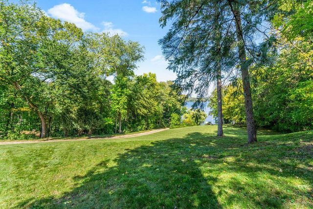 970 Pleasant View Road, Chanhassen, MN 55317
