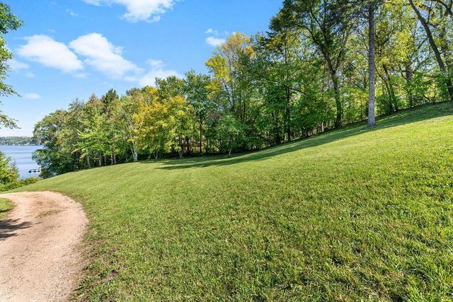 970 Pleasant View Road, Chanhassen, MN 55317