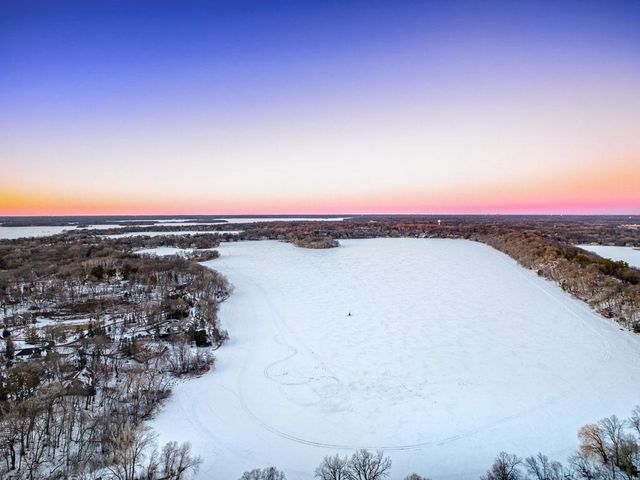 970 Pleasant View Road, Chanhassen, MN 55317