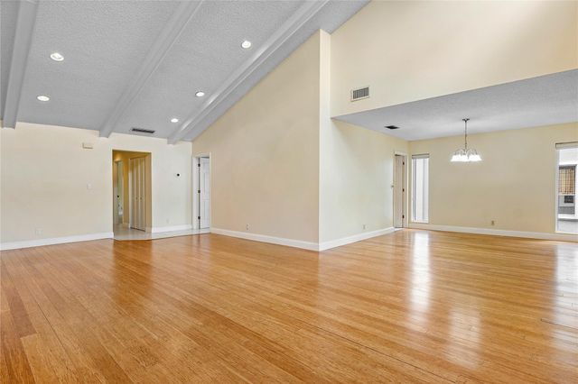 6157 Old Court Rd 225, Boca Raton, FL 33433