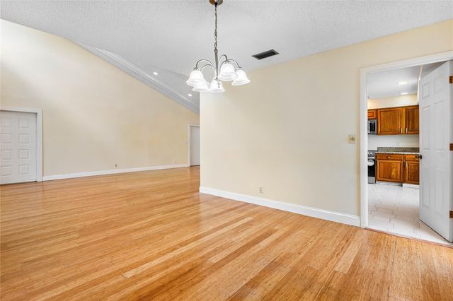 6157 Old Court Rd 225, Boca Raton, FL 33433