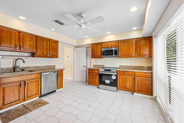 6157 Old Court Rd 225, Boca Raton, FL 33433