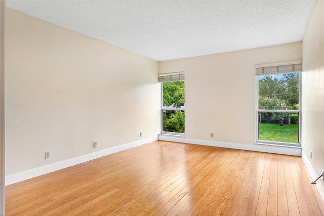 6157 Old Court Rd 225, Boca Raton, FL 33433