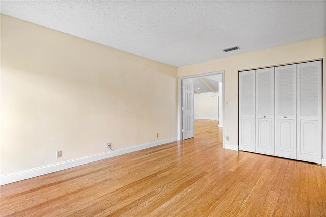 6157 Old Court Rd 225, Boca Raton, FL 33433