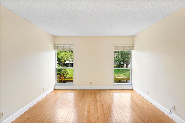 6157 Old Court Rd 225, Boca Raton, FL 33433