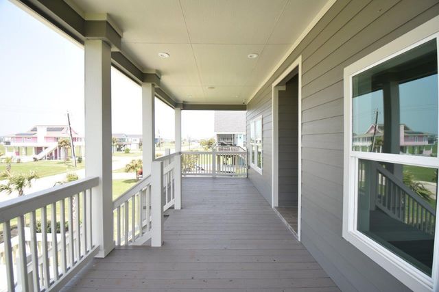 18809 Warrior Road, Galveston, TX 77554