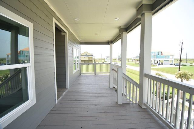 18809 Warrior Road, Galveston, TX 77554