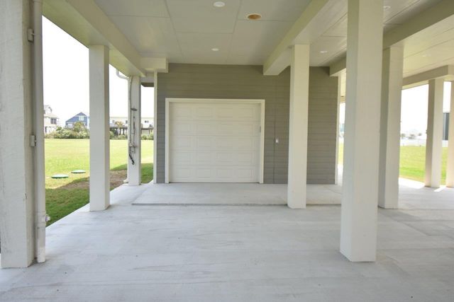 18809 Warrior Road, Galveston, TX 77554