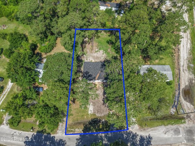 1869 Mission Hills Drive, Wilmington, NC 28405