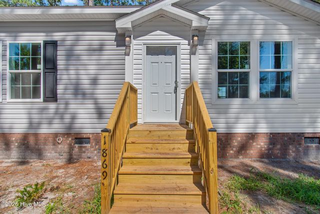 1869 Mission Hills Drive, Wilmington, NC 28405