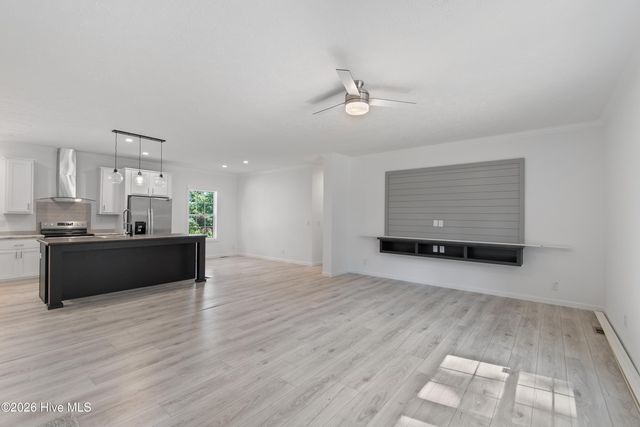1869 Mission Hills Drive, Wilmington, NC 28405