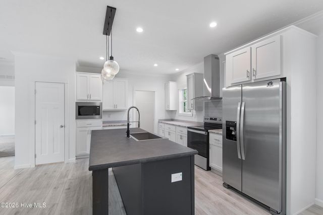 1869 Mission Hills Drive, Wilmington, NC 28405
