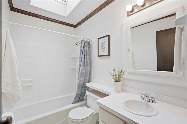 2621 Mission Circle, Madison, WI 53713