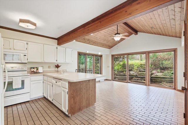 2621 Mission Circle, Madison, WI 53713