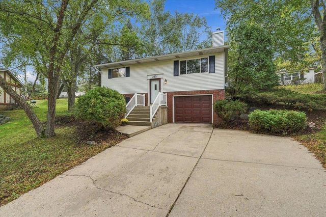 2621 Mission Circle, Madison, WI 53713
