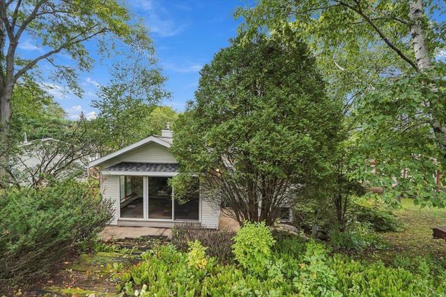2621 Mission Circle, Madison, WI 53713
