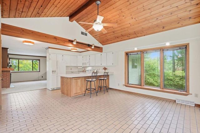 2621 Mission Circle, Madison, WI 53713