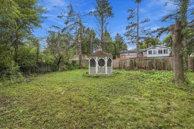 2621 Mission Circle, Madison, WI 53713