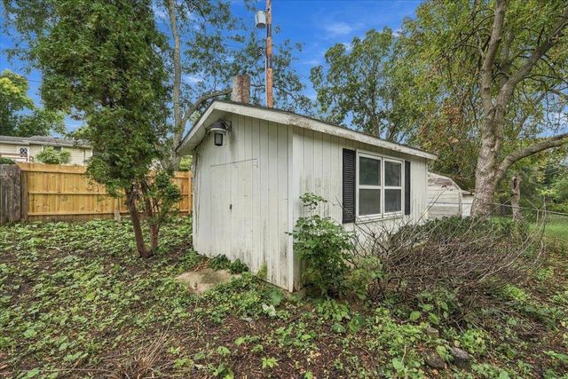 2621 Mission Circle, Madison, WI 53713