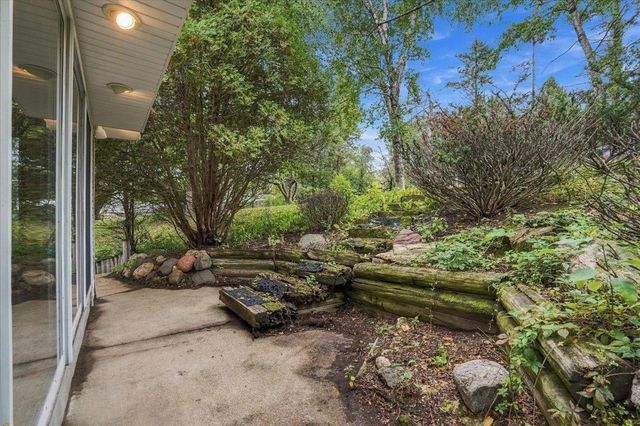 2621 Mission Circle, Madison, WI 53713