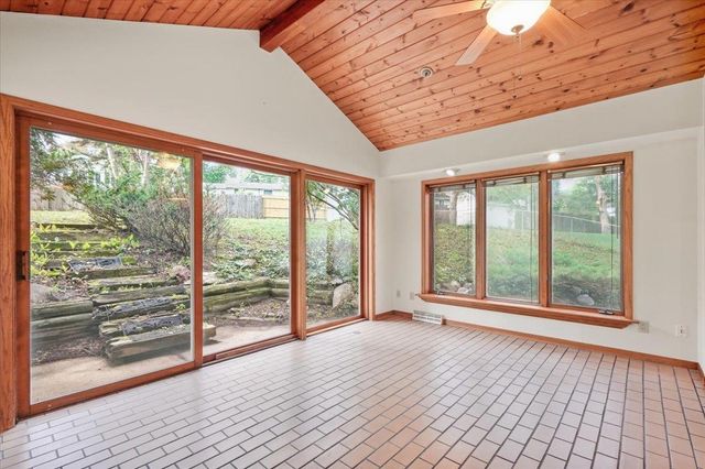 2621 Mission Circle, Madison, WI 53713