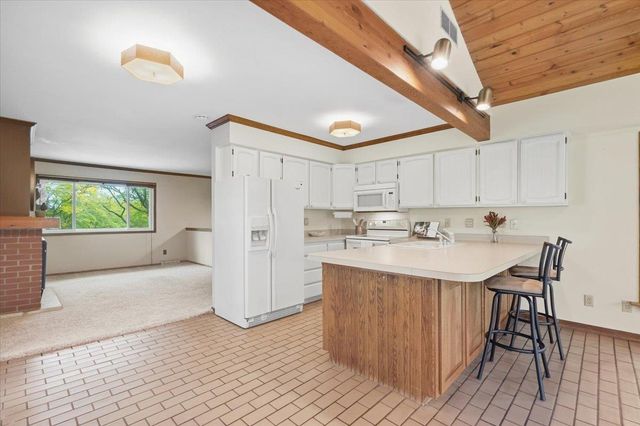 2621 Mission Circle, Madison, WI 53713