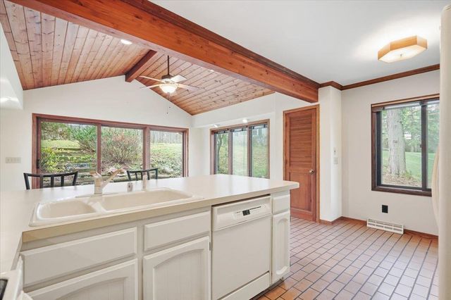 2621 Mission Circle, Madison, WI 53713