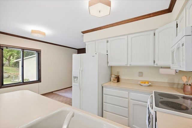 2621 Mission Circle, Madison, WI 53713