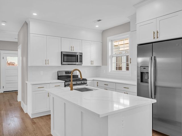 24 Pleasant St 1, Boston, MA 02125