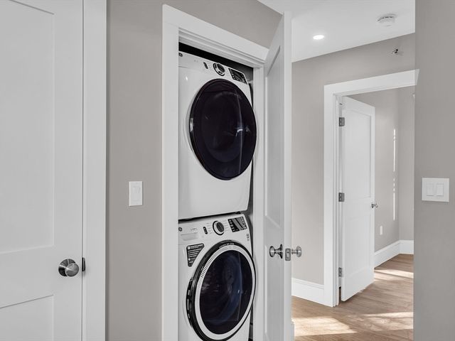 24 Pleasant St 1, Boston, MA 02125