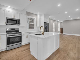 24 Pleasant St 1, Boston, MA 02125