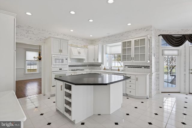 1137 OAKMONT DR, Lancaster, PA 17601