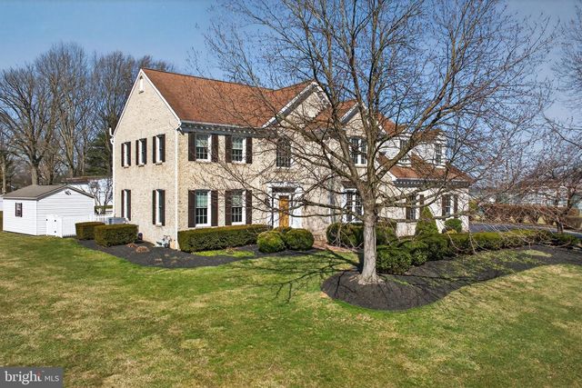 1137 OAKMONT DR, Lancaster, PA 17601