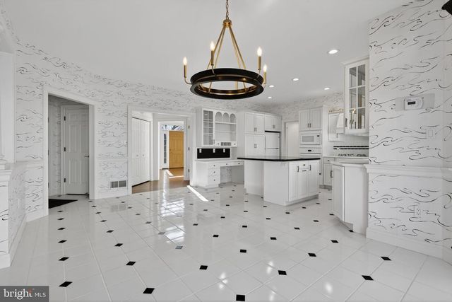 1137 OAKMONT DR, Lancaster, PA 17601