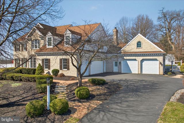 1137 OAKMONT DR, Lancaster, PA 17601