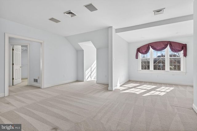 1137 OAKMONT DR, Lancaster, PA 17601