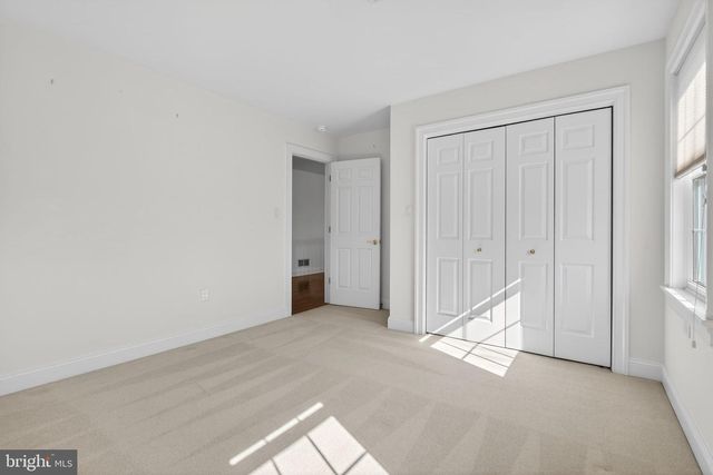 1137 OAKMONT DR, Lancaster, PA 17601