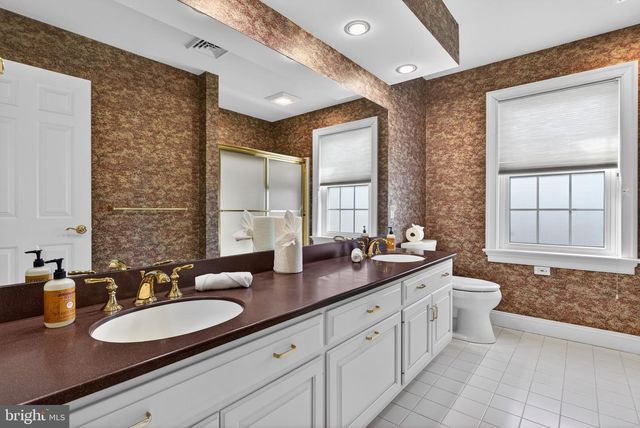 1137 OAKMONT DR, Lancaster, PA 17601