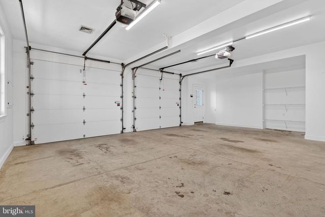 1137 OAKMONT DR, Lancaster, PA 17601