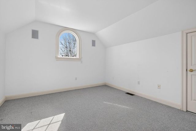 1137 OAKMONT DR, Lancaster, PA 17601