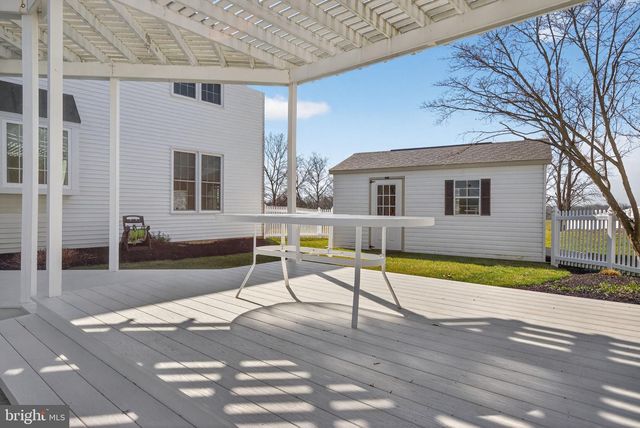 1137 OAKMONT DR, Lancaster, PA 17601