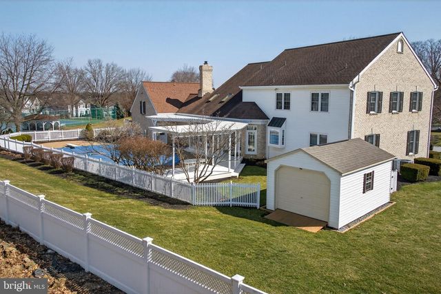 1137 OAKMONT DR, Lancaster, PA 17601