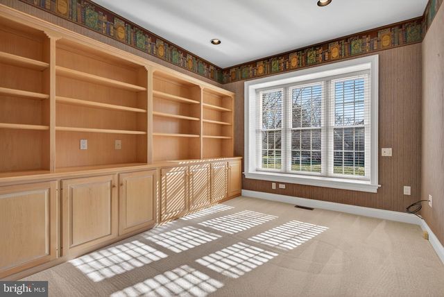 1137 OAKMONT DR, Lancaster, PA 17601